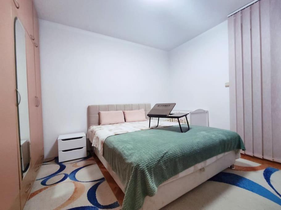 "Idea" Room With Free Parking Split Exterior photo