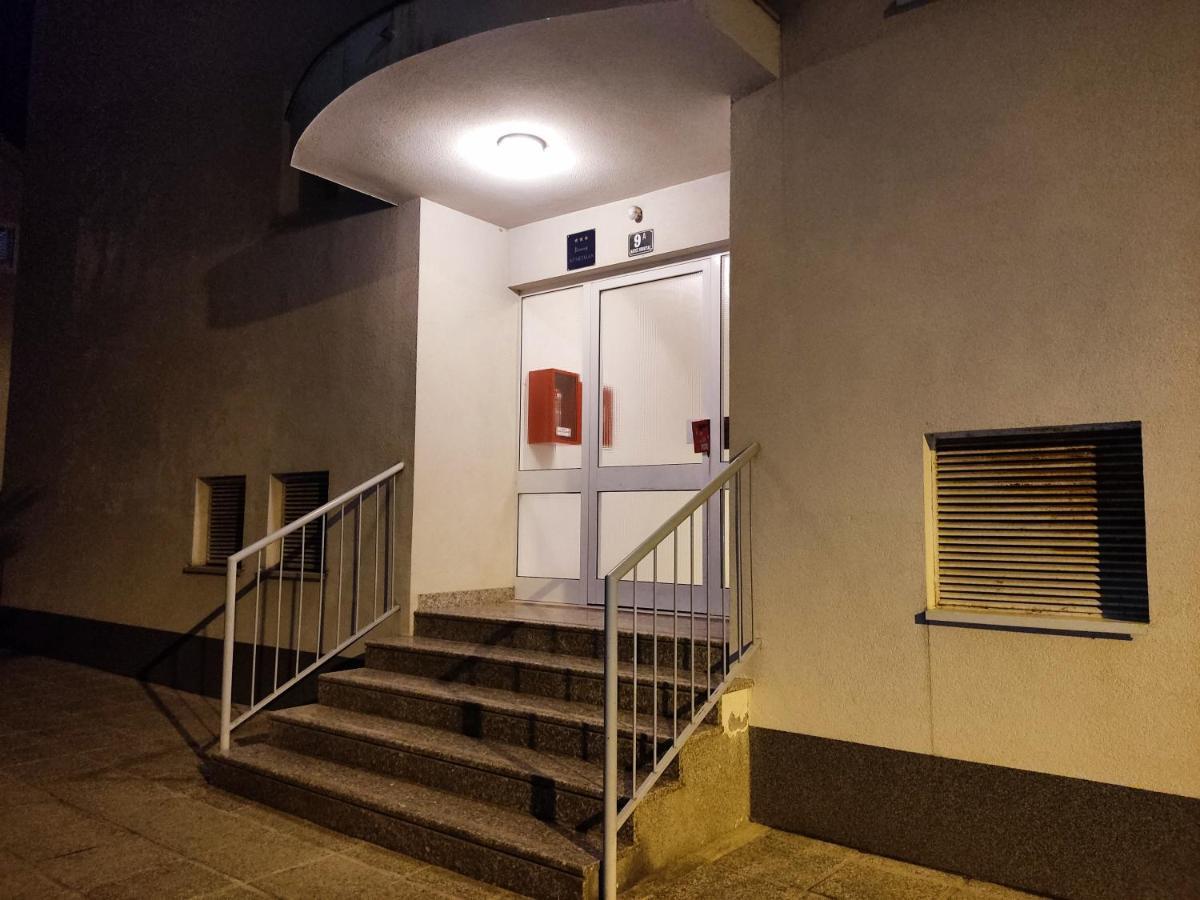 "Idea" Room With Free Parking Split Exterior photo